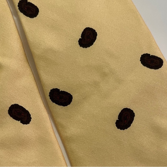 J. Crew Ludlow Yellow Silk Paisley Old Money Stylish Derby Men's Tie NWT - Picture 4 of 4